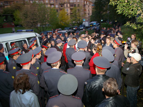 Столпотворение на улице Маршала Бирюзова. Фото: Каспаров.Ru