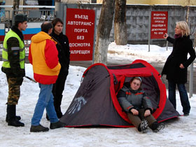 Бессрочную акция протеста. Фото Ларисы Верчиновой Собкор®ru