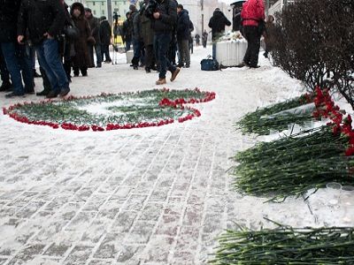 На митинге у посольства Франции, 9.01. Источник - http://ph.livejournal.com/70574.html