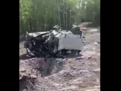 Взорванная машина Захара Прилепина, 6.05.23. Скрин видео: t.me/dirtytatarstan